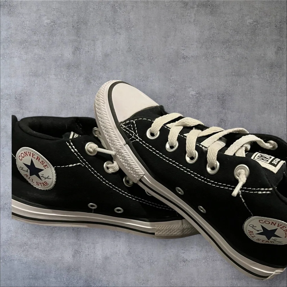 BOYS' CONVERSE LITTLE KID CHUCK TAYLOR ALL STAR STREET MID‎ SNEAKERS Size 2